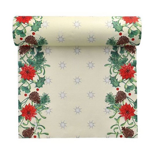 Ein Produkt der PAPSTAR GmbH, der Airlaid-Tischläufer „Winterly“ in einer 24 m x 40 cm großen Rolle, hat einen cremefarbenen Hintergrund, der an den Rändern mit Blumen- und Tannenzapfenmotiven geschmückt ist. Dieses Design ist vom Winterly Design inspiriert und enthält rote Blumen, grüne Blätter, Tannenzapfen und kleine Sterne, um ein einladendes, festliches Feiertagsthema zu schaffen.
