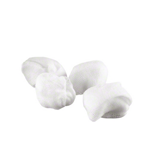 Vier B. Braun Askina® Schlinggazetupfer pflaumengroß Sterilpads von B. Braun Deutschland GmbH & Co. KG sind zusammen vor einem schlichten weißen Hintergrund angeordnet, ideal für sterile medizinische Anwendungen.