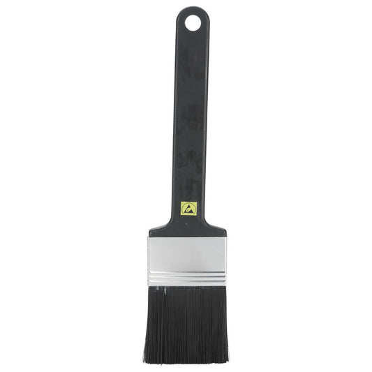Die ESD FLACHPINSEL, NYL. 6.0 SCHWARZ ø0,30MM WEICH von Haug Bürsten KG hat einen schwarzen Griff mit Aufhängeloch, eine flache Silberzwinge und weiche schwarze Borsten - ideal für die Elektronikreinigung - auf weißem Hintergrund.