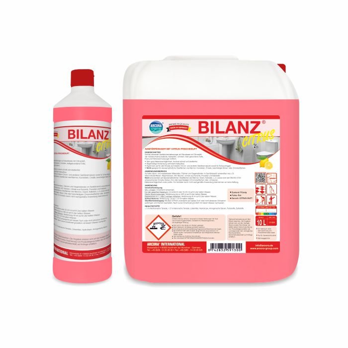 Δύο δοχεία Arcora BILANZ CITRUS SANITÄRREINIGER MIT CITRUS-FRISCHEDUFT της Arcora International GmbH, με κόκκινη και λευκή ετικέτα, προσφέρουν ισχυρό καθαρισμό και φρέσκο άρωμα εσπεριδοειδών για το σπίτι σας.