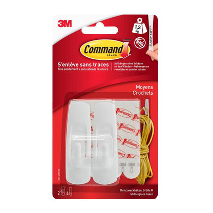 Μια διαφανής συσκευασία blister 3M Deutschland GmbH Μεσαίου μεγέθους Command™ Γάντζοι πολλαπλών χρήσεων M σε πακέτο πλεονεκτήματος, 17001-2, περιλαμβάνει δύο λευκούς γάντζους, τέσσερις αυτοκόλλητες ταινίες, κίτρινη κορδέλα και πολυγλωσσικές πληροφορίες για στερέωση χωρίς ζημιές.