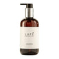 Η LAPE Earth Collection Sakura Sea Breeze Hand & Body Lotion (300 ml) από την Diversey Deutschland GmbH & Co. OHG έχει ένα μινιμαλιστικό καφέ μπουκάλι με αντλία και έναν κομψό ασημί-μαύρο διανομέα και προσφέρει ένα λουλουδάτο-φρέσκο άρωμα για την καθημερινή φροντίδα.