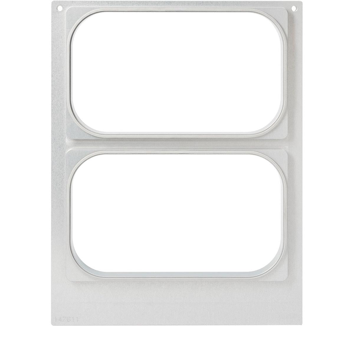 Η κασέτα Duni GmbH DF15/25 για PP 1/4 GN λεκάνες (265x161 mm, 2-χρήσεις) είναι μια μεταλλική πλάκα με δύο κεντρικές, στρογγυλεμένες ορθογώνιες εγκοπές και μικρές τρύπες στις γωνίες για στερέωση - ιδανική για την αποθήκευση τροφίμων στη γαστρονομία. Συσκευασία: 1 τεμάχιο.