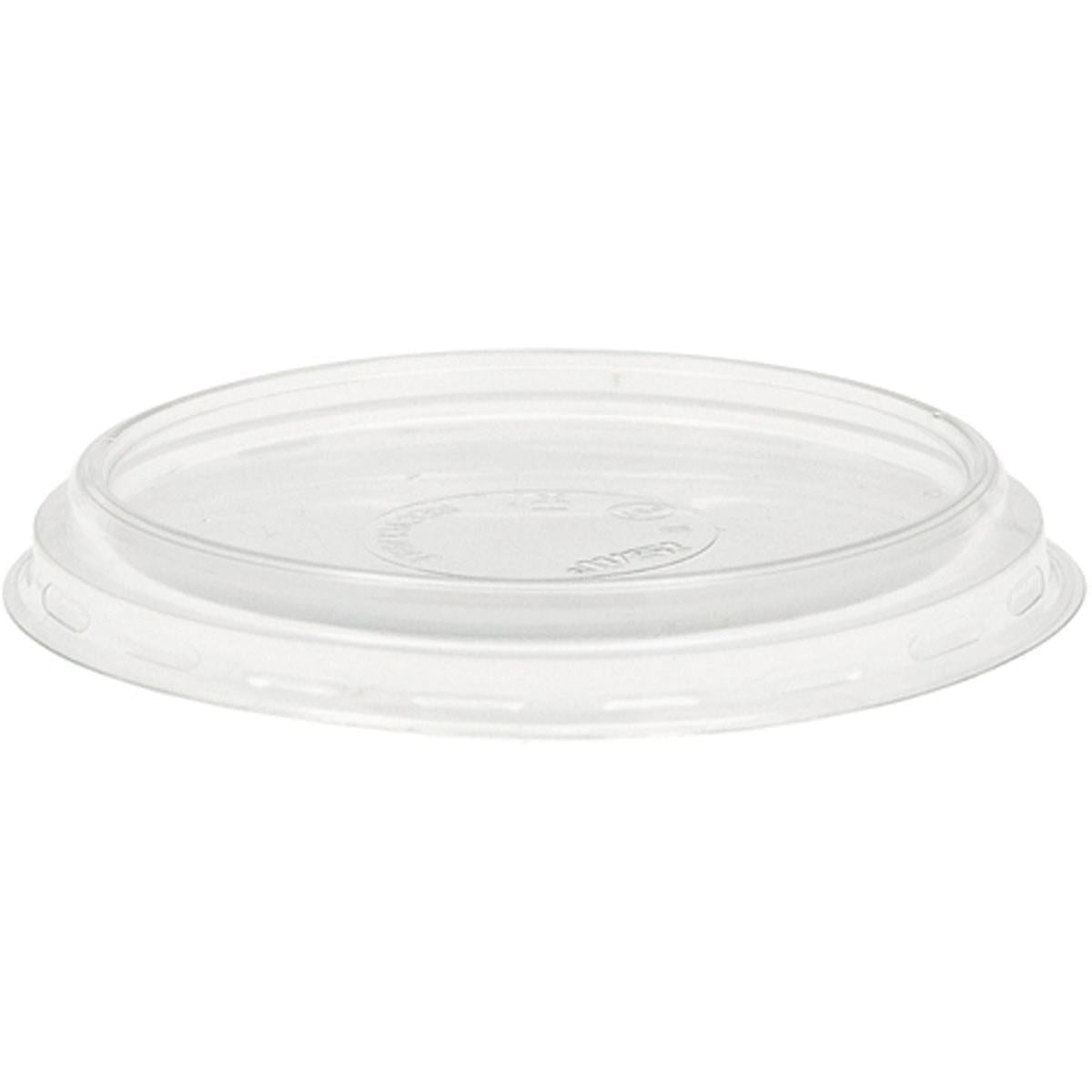 Το διαφανές καπάκι APET για 157176 από την Duni GmbH (100x100x10 mm, συσκευασία 50 τεμαχίων) είναι στρογγυλό και επίπεδο με ανυψωμένο χείλος και πιεσμένο κέντρο. Δεν υπάρχει ορατή τρύπα για καλαμάκι και καμία οπή. Απεικονίζεται σε λευκό φόντο.