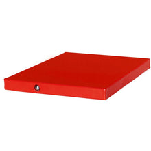 Μια μεμονωμένη θερμαντική πλάκα από αλουμίνιο (164x265x15 mm, ασημί χρώμα) της Duni GmbH εκτίθεται επίπεδη και κλειστή μπροστά από ένα λευκό φόντο για να παρουσιάσει το κομψό και ανθεκτικό σχέδιο αλουμινίου της.