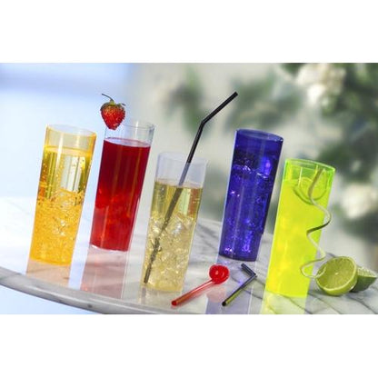 Πέντε ποτήρια Starpak 10 για Longdrinks (PS 0,3 l, Ø 5,85 cm, 15,2 cm) στα χρώματα κίτρινο, κόκκινο, διαφανές, μπλε και ανοιχτό πράσινο στέκονται πάνω σε μάρμαρο. Κάθε ποτήρι είναι διακοσμημένο με γαρνιτούρα όπως φράουλα ή λάιμ και καλαμάκια.