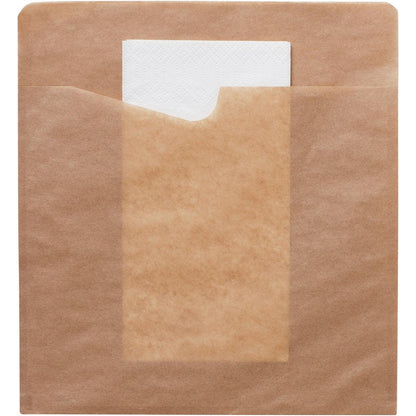 Η σακούλα σνακ Sacchetto με λευκή 2-στρώση χαρτοπετσέτα από καφέ χαρτί της Duni GmbH παρουσιάζει μια φιλική προς το περιβάλλον εμφάνιση με διαφανή μπροστινή όψη και δείχνει τη διπλωμένη χαρτοπετσέτα στο πάνω μέρος.