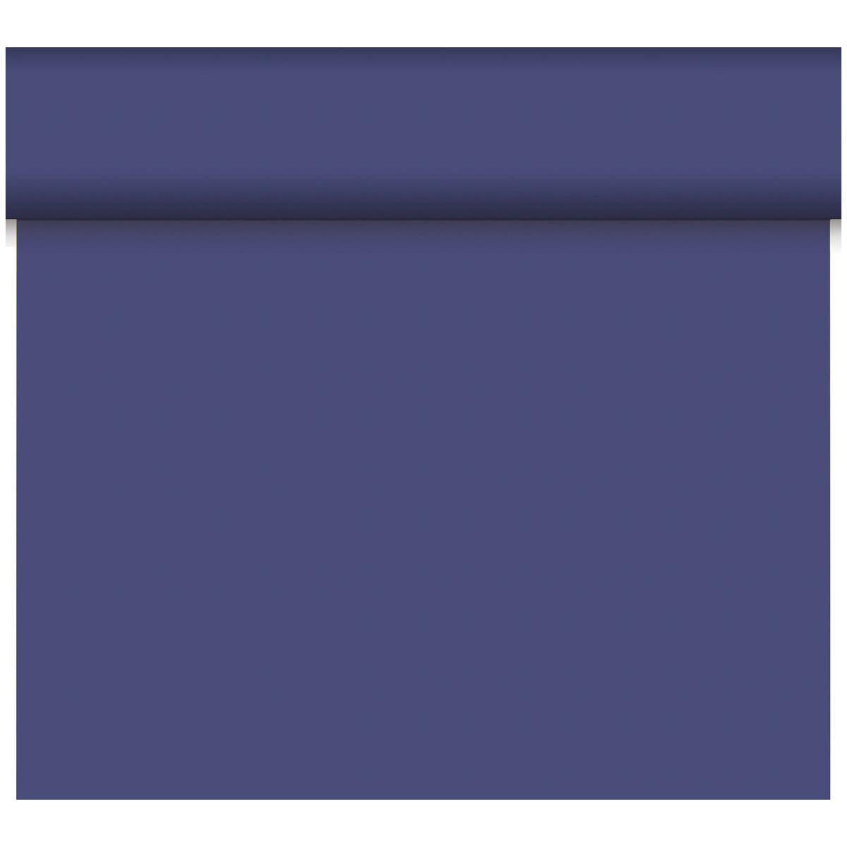 Der Dunicel-Tischläufer Tête-à-Tête von Duni GmbH (24 m x 0,4 m, 20 Abschnitte) besteht aus festem, mattem, tiefblauem Material mit glatter Struktur - perfekt für elegante Tête-à-Têtes oder stilvolle Tischdekorationen.