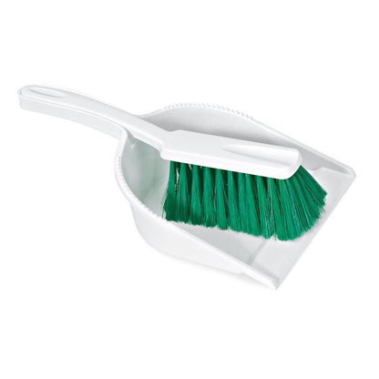 Η Nölle Profi Brush HACCP Kehrgarnitur από λευκό πλαστικό της Nölle Profi Brush Bürsten- & Pinseltechnik e.K. αποτελείται από μια σκούπα και μια αντίστοιχη βούρτσα με 0,25 mm μαλακές τρίχες σε πράσινο, που αναπαύεται διαγώνια στη σκούπα.