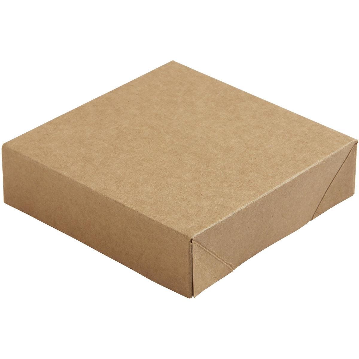 Το καπάκι Viking Cube Καφέ Χαρτόνι/PE 113x113x29 από την Duni GmbH είναι ένα απλό, κλειστό, ορθογώνιο κουτί με επίπεδο καπάκι και διπλωμένες γωνίες, που έχει σχεδιαστεί ως φιλική προς το περιβάλλον συσκευασία και απεικονίζεται σε λευκό φόντο. Συσκευασία (300 τεμάχια).