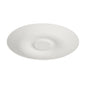 Ένα λευκό πιάτο Bagasse ø 27 cm από την Duni GmbH, συσκευασία (25 τεμάχια), κατασκευασμένο από φιλικό προς το περιβάλλον, βιοδιασπώμενο Bagasse, με στρογγυλή εσοχή στο κέντρο, φωτογραφημένο σε λευκό φόντο.