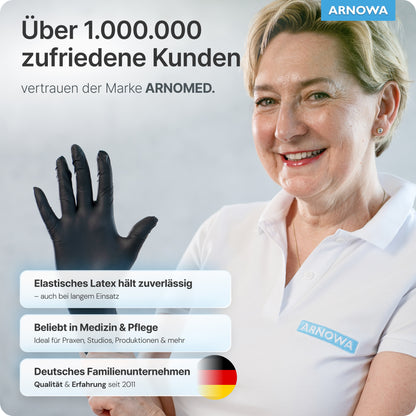 Μια χαμογελαστή γυναίκα με ένα λευκό πόλο και ένα μαύρο γάντι μιας χρήσης ARNOMED LATEX BLACK χωρίς πούδρα της ARNOWA GmbH κάνει χειρονομίες, ενώ το γερμανικό κείμενο υπογραμμίζει την αξιοπιστία και τις πολλαπλές χρήσεις των γαντιών σε πολλούς τομείς.