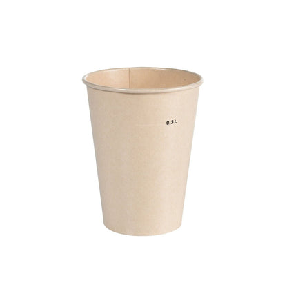 Ausschakbecher Breeze Cup Bagasse von Duni GmbH: Ένα απλό, ανοιχτό καφέ κύπελλο με την ένδειξη "0.3L", που στέκεται μπροστά από λευκό φόντο - το φιλικό προς το περιβάλλον κύπελλο μιας χρήσης για βιώσιμη απόλαυση.
