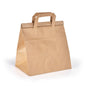 Η BioPak Foldbag Medium Braun Papier FSC 240x170x290 από την Duni GmbH (250 τεμάχια/συσκευασία) στέκεται όρθια μπροστά σε λευκό φόντο - η ιδανική βιώσιμη συσκευασία.