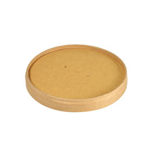 Το καπάκι χαρτοκιβωτίου SLIM Karton/PLA Καφέ (350/550/750/950 ml, 117x117x19 mm) της Duni GmbH είναι ένα στρογγυλό, επίπεδο, πιστοποιημένο από FSC καφέ καπάκι χαρτονιού με επίστρωση PLA και υπερυψωμένο χείλος. Συσκευασία με 25 τεμάχια σε λευκό φόντο.