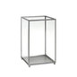 Η γυάλινη κηροπήγιο, 220x140 mm από την Duni GmbH, εντυπωσιάζει με το ασημί, κομψό σχέδιο και τις διαφανείς πλευρές - ένα εκλεπτυσμένο δώρο για κάθε περίσταση. Η συσκευασία περιέχει 1 τεμάχιο.