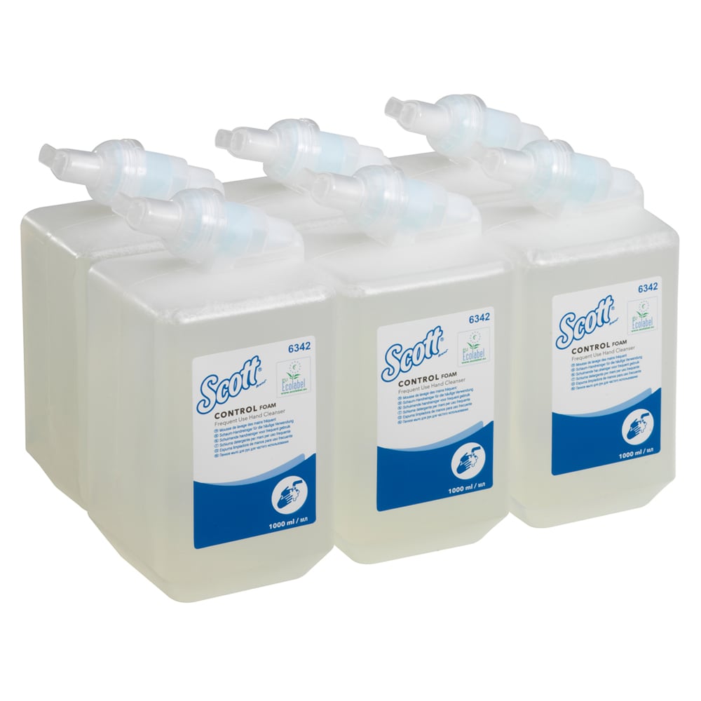 Έξι διαφανείς κασέτες 1L Scott® Control™ αφρού καθαριστικού χεριών για συχνή χρήση από την Kimberly-Clark GmbH είναι τοποθετημένες σε δύο σειρές των τριών μπροστά από λευκό φόντο - ιδανικό για συχνό πλύσιμο χεριών. Το κουτί περιέχει 6 κασέτες.