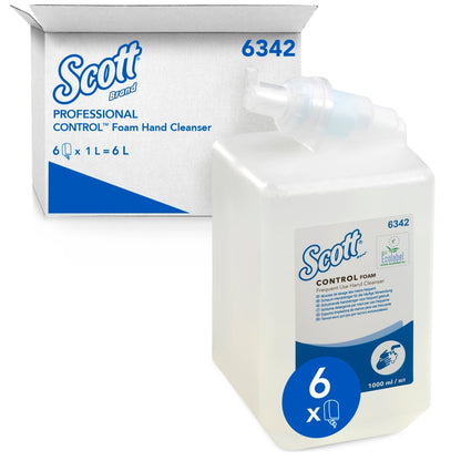 Μια κασέτα Scott® Control™ 1L αφρού καθαριστικού χεριών από την Kimberly-Clark GmbH βρίσκεται μπροστά από τη συσκευασία, στην οποία φαίνεται το όνομα του προϊόντος, το λογότυπο, ο κωδικός 6342 και ένα σύμβολο για 6 κασέτες ανά κουτί - ιδανικό για συχνή χρήση.