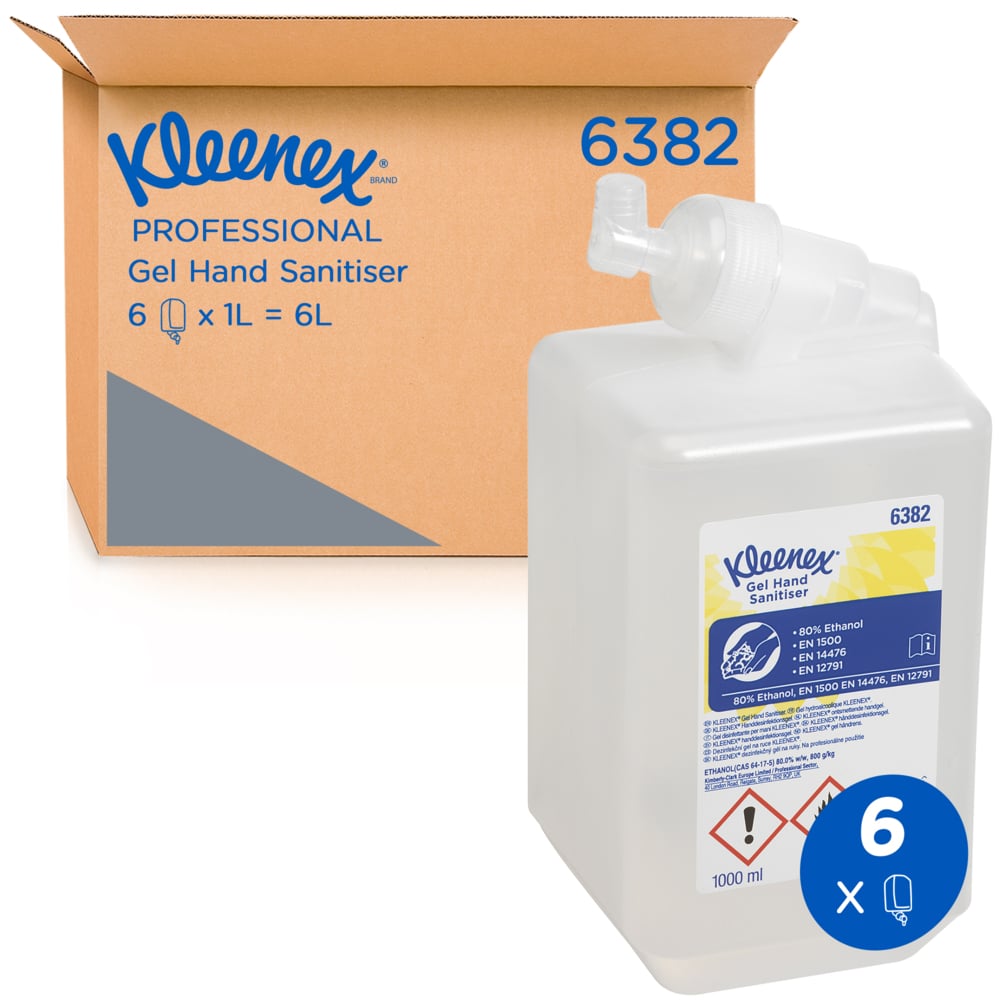 Μία κασέτα 1 λίτρου Kleenex® Extra Gel Απολυμαντικό Χεριών της Kimberly-Clark GmbH βρίσκεται μπροστά από ένα κουτί με την επιγραφή "6 κασέτες x 1 λίτρο = 6 λίτρα". Ένα μπλε σύμβολο αναδεικνύει αυτή τη συσκευασία με 6 κασέτες για αποτελεσματική απολύμανση χεριών.