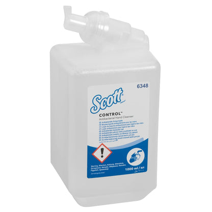 Η διαφανής κασέτα 1 λίτρου του Scott® Anti Bac Foam Soap από την Kimberly-Clark GmbH σε συσκευασία 6 τεμαχίων περιέχει έναν αντιβακτηριακό αφρό, ιδανικό για υγιεινούς χώρους πλυσίματος, με οδηγίες ασφαλείας και χρήσης στην μπροστινή πλευρά.