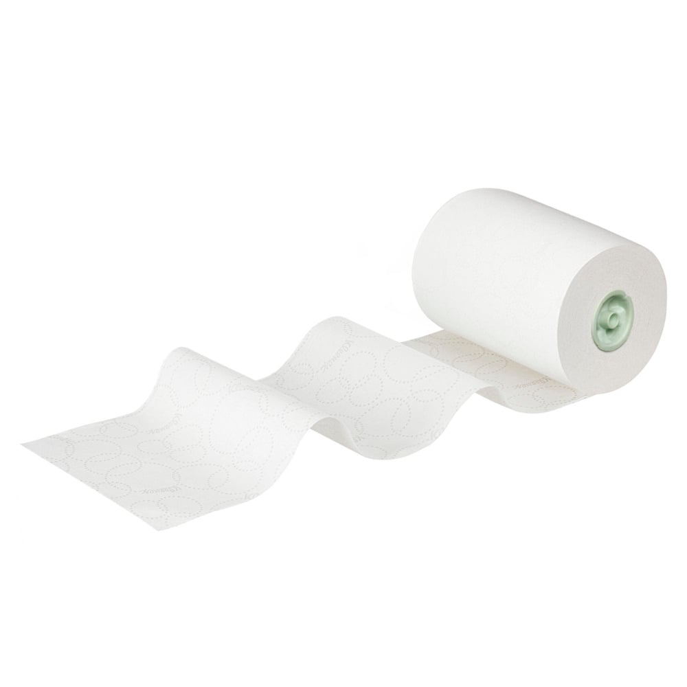 Ένα ρολό Kleenex® Rollenhandtücher E-roll Slimroll™, μονοστρώμα, λευκό, της Kimberly-Clark GmbH, απεικονίζεται με μερικά φύλλα ξετυλιγμένα για να δείξει το διακριτικό μοτίβο. Κάθε κουτί περιέχει έξι ρολά των 135 μέτρων (6 ρολά), που απεικονίζονται μπροστά από ένα λευκό φόντο.