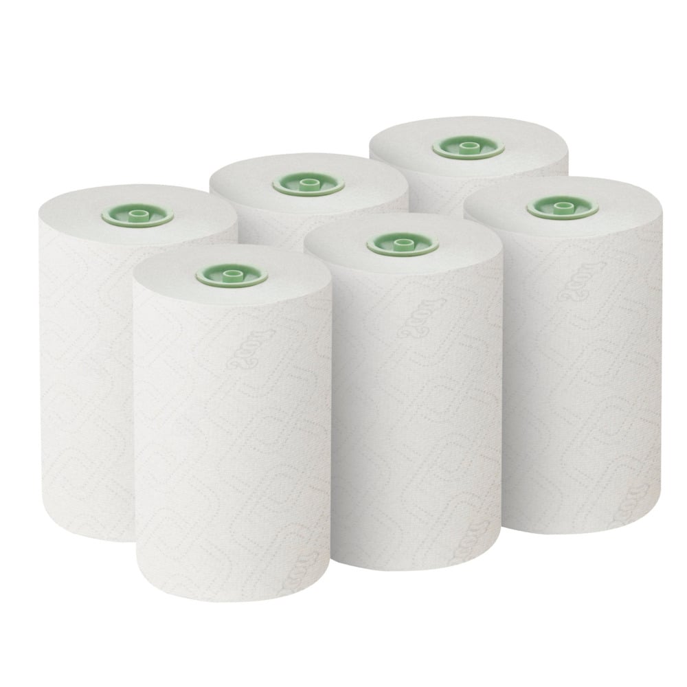 Έξι λευκά Scott® Essential™ ρολάκια E-roll Slimroll™ της Kimberly-Clark GmbH είναι τοποθετημένα σε δύο σειρές των τριών. Κάθε ρολό μιας στρώσης, μήκους 180 μ, έχει πράσινο πυρήνα και λεπτή υφή, ιδανική για αποδοτική χρήση. Το κουτί περιέχει 6 ρολά.