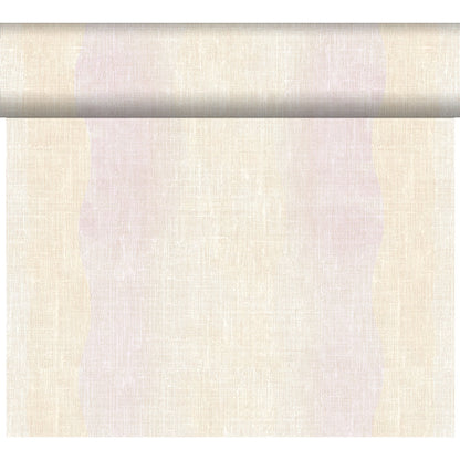 Eine Rolle Duni GmbH Dunicel-Tischläufer Tête-à-Tête (24 m x 0,4 m, 20 Abschnitte) in Hellbeige wird teilweise ausgerollt, um seine elegante Webstruktur als stilvolle Tischdekoration vor einem schlichten weißen Hintergrund zu zeigen.