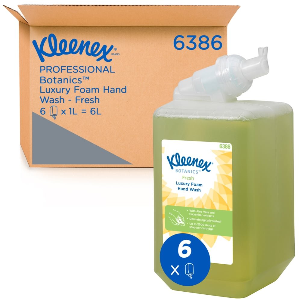 Ένα καφέ κουτί αποστολής με την επιγραφή "Kleenex 6386" της Kimberly-Clark GmbH περιέχει έξι φυσίγγια 1 λίτρου Kleenex® Botanics™ Luxury Foam Hand Wash με βοτανικά εκχυλίσματα, συνολικά 6 λίτρα.
