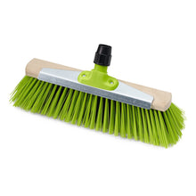 Η βούρτσα Nölle Profi Brush Prestige Universalbesen 40 cm διαθέτει ένα ανθεκτικό σώμα από ξύλο οξιάς, λαμπερό πράσινες τρίχες Elaston, μια μεταλλική πλάκα στήριξης και μια μαύρη πλαστική προσάρτηση λαβής. Μάρκα: Nölle Profi Pinsel Bürsten- & Pinseltechnik e.K.