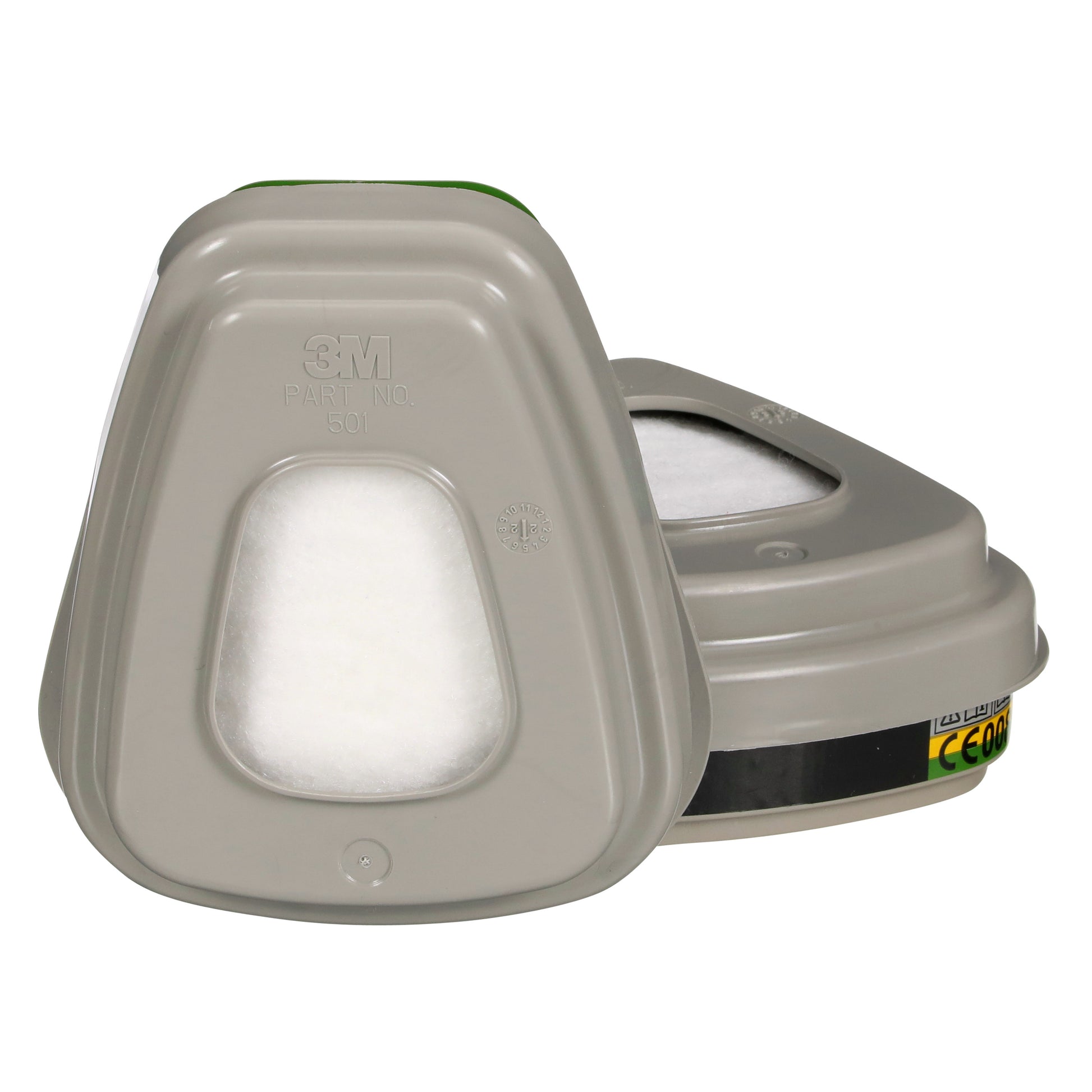 Abgebildet sind zwei graue, dreieckige 3M™ Filtersatz 6004-1SP ABEK1P3 Kombinationsfilterpatronen - eine flach, eine aufrecht mit einem durch ein zentrales Fenster sichtbaren weißen Filter. Marke: 3M Deutschland GmbH. Packung (1 Stück).