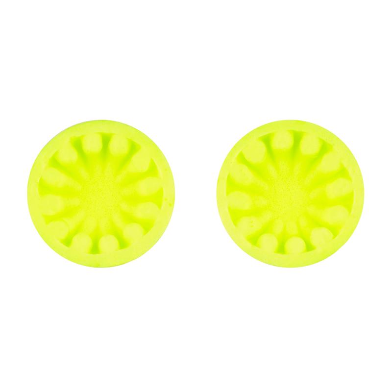 Δύο ίδιες στρογγυλές 3M™ ωτοασπίδες E-A-Rsoft™ FX™ από μαλακό αφρό πολυουρεθάνης, κίτρινες, SNR 37 dB, από την 3M Deutschland GmbH, απεικονίζονται σε λευκό φόντο για προστασία από θόρυβο σε θορυβώδες περιβάλλον.