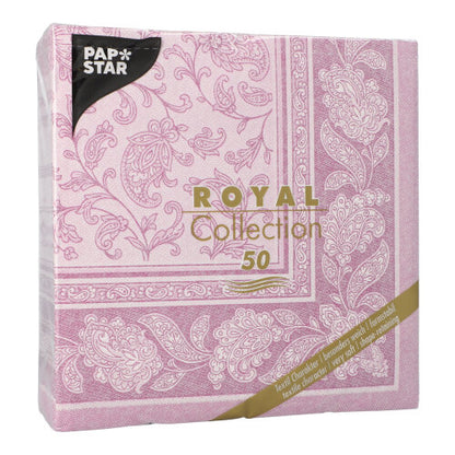 Ένα πακέτο με 50 PAPSTAR πετσέτες από τη ROYAL Collection της PAPSTAR GmbH, 1/4-πτυχή, 40 x 40 cm σε λιλά, με κομψά μοτίβα λουλουδιών και paisley, που είναι ορατά μέσα από τη διάφανη συσκευασία.