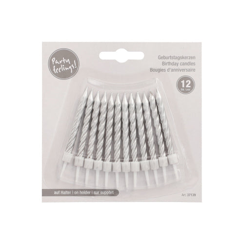 Abgebildet ist eine Packung von 12 PAPSTAR Geburtstagskerzen (6 cm) mit Halterungen der PAPSTAR GmbH in einer Kunststoffschale, mehrsprachig beschriftet, vor hellgrauem Hintergrund.