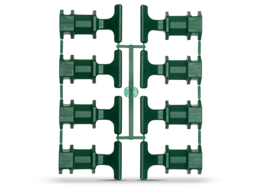 Ein grüner Kunststoffanguss enthält zehn identische Neudorff DuoTherm Komposterklammern in zwei Säulen, die durch einen zentralen Rahmen verbunden sind, dargestellt auf weißem Hintergrund - perfekte Ersatzteile für Ihren Thermokomposter aus dem Neudorff Shop.