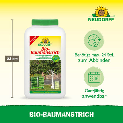 Ausgestellt ist ein 23 cm hoher Behälter mit Neudorff Shop Bio-Baumanstrich. Das Etikett mit einem Baumbild verweist auf die Verwendung für die Gehölzpflege, 24 h Bindungszeit und ganzjährige Anwendung zum Schutz der Baumrinde.