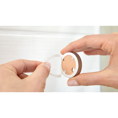 tesa SMOOZ WC-Papierrollenhalter mit Deckel, inkl. Klebelösung – Anwendung