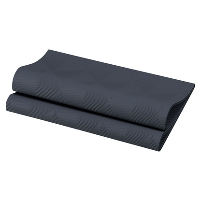 Μια διπλωμένη χαρτοπετσέτα σε σκούρο γκρι με διακριτικό γεωμετρικό μοτίβο από την Duni GmbH εκπέμπει κομψότητα με την λαμπερή της όψη.