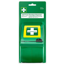 Η Orkla Wound Care AB Cederroth Soft Foam Verbandsspender blau (1 τεμάχιο) έρχεται στη συσκευασία της με έναν λευκό σταυρό σε πράσινη, καθαρή επιγραφή και περιλαμβάνει ένα ρολό μπλε, αυτοκόλλητων επιδέσμων για την αρχική φροντίδα τραυμάτων.