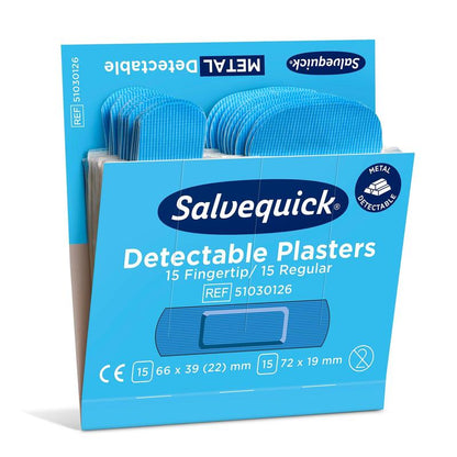 Απεικονίζεται ένα μπλε κουτί Orkla Wound Care AB Άκρη δακτύλου/κανονικό μπλε αναγνωρίσιμο, 30 τεμάχια/ορυχείο (συσκευασία 6 τεμαχίων) με 15 επιθέματα για άκρες δακτύλων και 15 κανονικά ανιχνεύσιμα από μέταλλο επιθέματα. Στη συσκευασία αναγράφονται λεπτομέρειες και διαστάσεις.