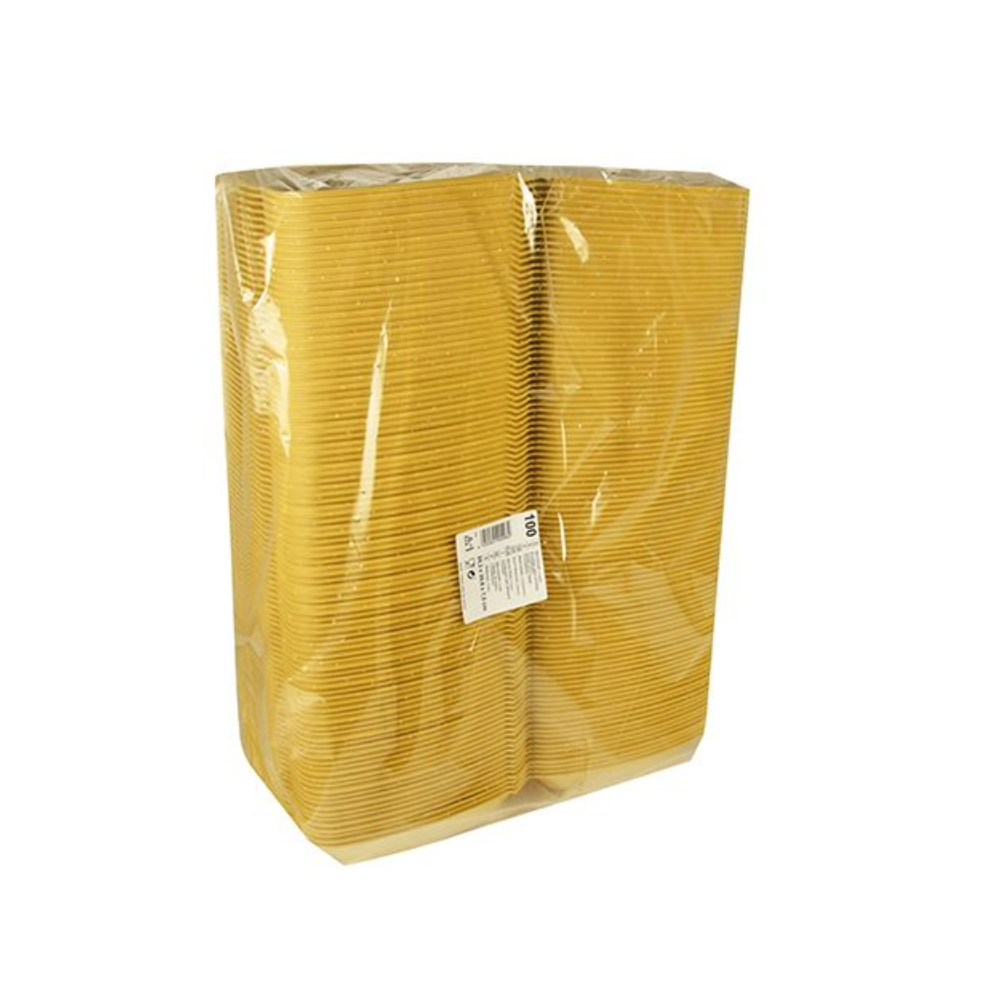 Ein versiegeltes Paket mit Starpak Menüboxen XPS 2-geteilt, in Schrumpffolie eingewickelt, perfekt für alle Außer-Haus-Verkauf-Bedürfnisse. Auf der Vorderseite des Pakets ist ein weißes Etikett mit Text sichtbar.