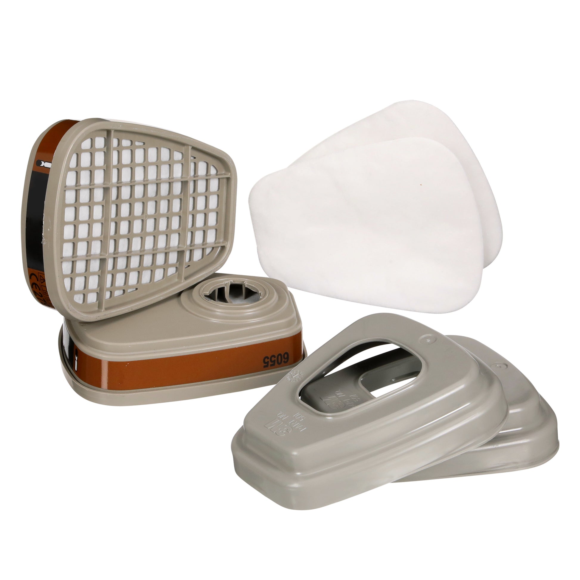 Der 3M™ Filtersatz 6003-1 von 3M Deutschland GmbH enthält zwei A2P3-Filterpatronen (6055), zwei Filtermatten (5935) und zwei Filterabdeckungen (501), alle auf einem einfarbig weißen Hintergrund abgebildet.