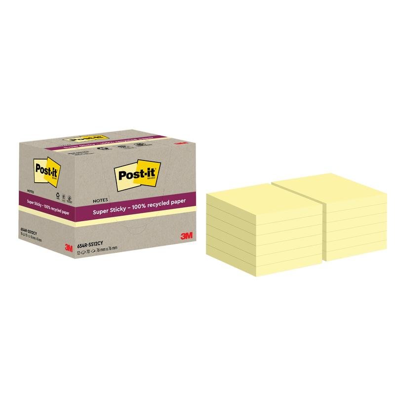 Ένα κουτί Post-it® Super Sticky 100% Ανακυκλωμένα Σημειώματα (76 x 76 mm, 70 φύλλα/μπλοκ, 100% PEFC) της 3M Deutschland GmbH εμφανίζεται δίπλα σε δύο σωρούς κίτρινων σημειώσεων.