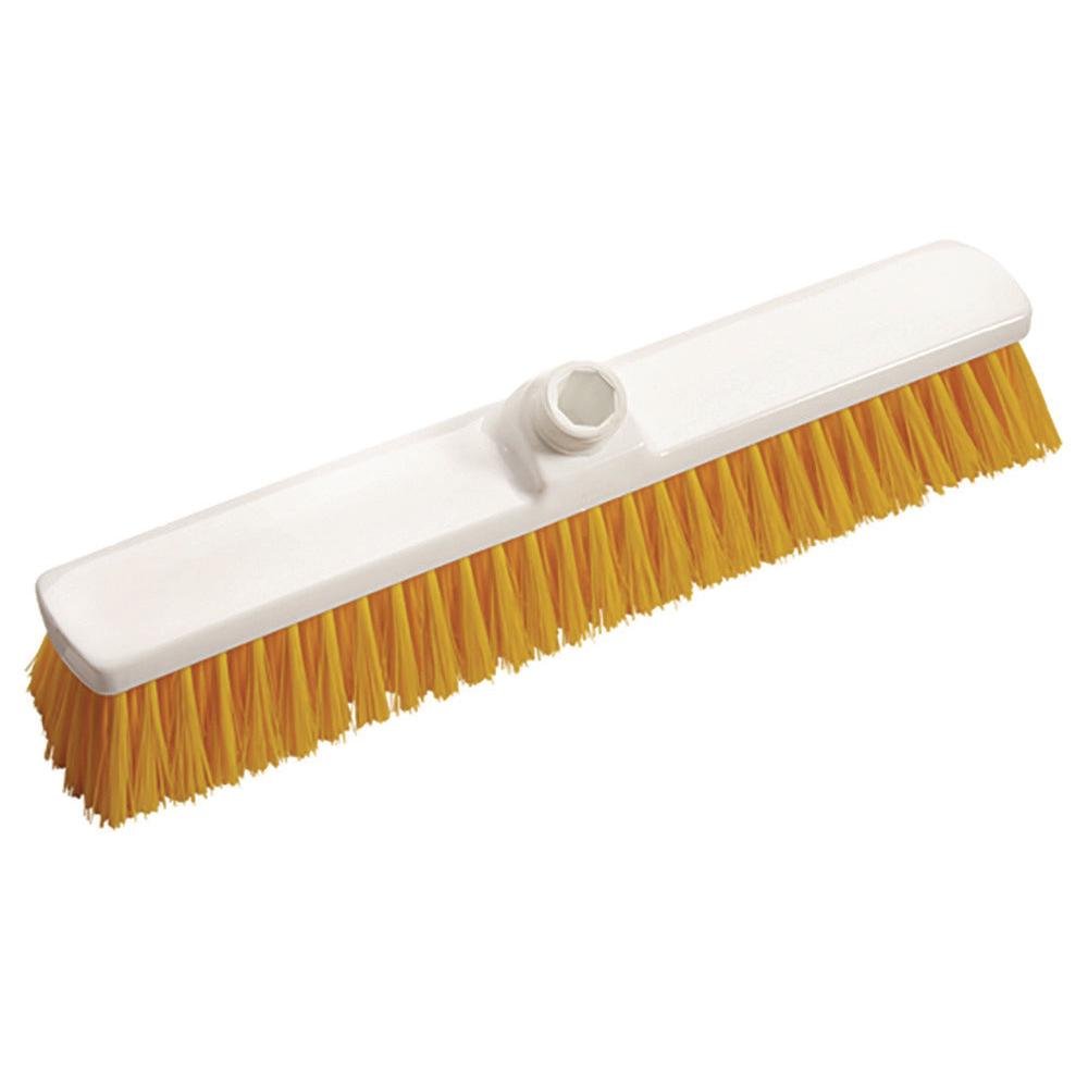 Η σκούπα αυλής 400x60x50 mm, μεσαίας σκληρότητας από την Diversey Deutschland GmbH & Co. OHG διαθέτει πυκνά συσκευασμένες κίτρινες τρίχες και μια οπή με σπείρωμα για τη στερέωση του κονταριού - ιδανική για καθαρισμό σε εξωτερικούς χώρους, απεικονίζεται σε ένα απλό λευκό φόντο.