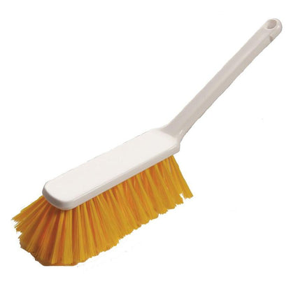 Η χειροκίνητη σκούπα 315x40x55 mm, μαλακή από την Diversey Deutschland GmbH & Co. OHG διαθέτει μακρά λευκή πλαστική λαβή και μαλακές τρίχες, ιδανική για τον καθαρισμό ευαίσθητων επιφανειών. Απεικονίζεται σε λευκό φόντο.