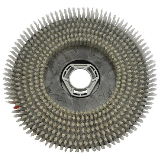 Eine Nahaufnahme der Scheuerbürste Standard (38 cm) für swingo XP R von Diversey Deutschland GmbH & Co. OHG, mit ihren dicht gepackten Borsten in konzentrischen Kreisen, ideal für die effiziente Hartbodenreinigung. Packung: 1 Stück.