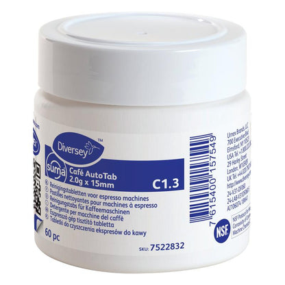 Ένα λευκό πλαστικό δοχείο "Suma Café AutoTab καθαριστικά δισκία για μηχανές εσπρέσο 60 τεμ." από την Diversey Deutschland GmbH & Co. OHG, αφαιρεί καφέ έλαια και παρατείνει τη διάρκεια ζωής της μηχανής. Η ετικέτα έχει πληροφορίες σε πολλές γλώσσες και έναν γραμμωτό κώδικα.
