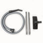 Το σετ αξεσουάρ TASKI go Standard (32 mm) από την Diversey Deutschland GmbH & Co. OHG αποτελείται από έναν ευέλικτο σωλήνα, δύο επεκτάσιμες ράβδους από μέταλλο και ένα ορθογώνιο ακροφύσιο δαπέδου, όλα σε λευκό φόντο. Κατάλληλο για TASKI go; η συσκευασία περιέχει 1 τεμάχιο.