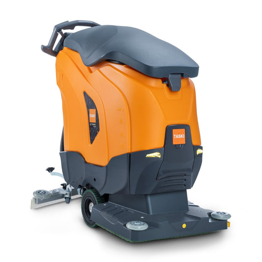 Der TASKI ULTIMAXX 1900 OB50 Performance EBU von Diversey Deutschland ist eine orange-schwarze Scheuersaugmaschine der nächsten Generation mit Radantrieb, 42L Tank und 50cm Orbitaldeck, hier von hinten auf weißem Hintergrund.