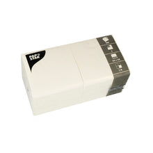 Μια στοίβα PAPSTAR 200 χαρτοπετσέτες, 3-στρώσεων, 1/4-πτυχή, 24x24 cm της PAPSTAR GmbH, με πληροφορίες προϊόντος όπως το μέγεθος και η ποσότητα της χαρτοπετσέτας στη συσκευασία.