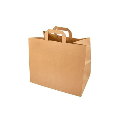 Οι PAPSTAR GmbH 50 τσάντες μεταφοράς χαρτιού με λαβή, σε απλό καφέ με επίπεδες λαβές, απεικονίζονται όρθιες μπροστά σε λευκό φόντο, αναδεικνύοντας τον φιλικό προς το περιβάλλον σχεδιασμό και τις ευρύχωρες κενές πλευρές και πυθμένες.